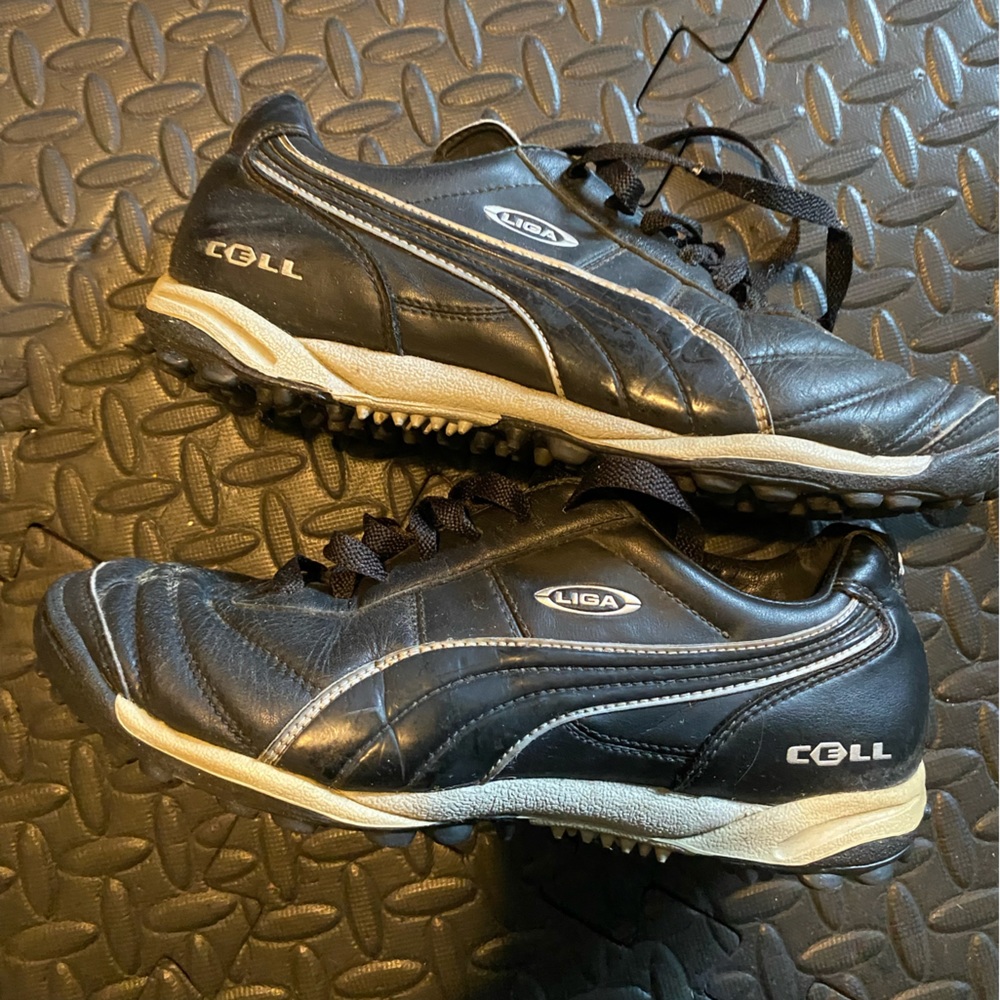Puma brand Liga Cell indoor soccer cleats. Men size 6.5